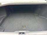 普段のお買い物や通勤、送迎等に十分な荷室スペースを確保しております。