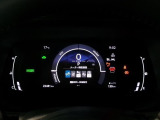 とっても見やすいメーターです。夜間時はラグジュアリーな気分にさせてくれる照明が魅力ですので、夜のドライブも楽しみになりますよ♪