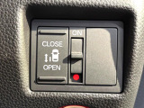 【パワースライドドア】スマートキーや運転席のスイッチでスライドドアの開閉が可能♪電動だから力を入れてドアを開ける必要が無く、小さいお子様でも、重い荷物を持っている時もラクに開け閉めできます♪