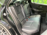 後部座席も気になるようなキズ・汚れやへたり等、大きなダメージはなく、良好な状態です。