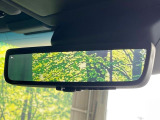【デジタルインナーミラー】後席の大きな荷物や同乗者で後方が確認しづらい時でも安心!カメラが撮影した車両後方の映像をルームミラー内に表示。クリアな視界で状況の確認が可能です!