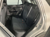 広々とした後部座席です♪気になるキズや汚れなどなく良好な状態です。