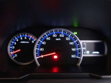 とっても見やすいメーターです。夜間時はラグジュアリーな気分にさせてくれる照明が魅力ですので、夜のドライブも楽しみになりますよ♪