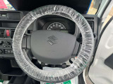 ハンドルも操作性良好です!車内もクリーニングしてのお引渡しになります。