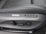 パワーシート。メモリー機能付き