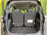 普段のお買い物や通勤、送迎等に十分な荷室スペースを確保しております。セカンドシートを倒すと、大きな荷物の積載も可能です♪