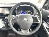 【純正革巻きステアリング】上質な革を使用することで、手にしっかり馴染みとても運転しやすいハンドルです♪