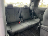 3列目シートはもちろん状態良好☆大人でもゆったりと座って頂けますので、大人数でのお出かけもラクラクです♪ご家族で、気の知れた仲間で、ドライブに行くのが楽しみですね♪