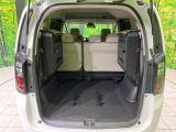 後席を格納すると、これだけの広さが!シーンに合わせたシートアレンジで、大きな荷物も積むことが出来ます♪