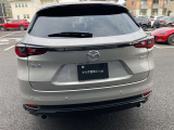 ラゲッジルームは定員乗車時でも9インチのゴルフバッグ2個(*)またはA型ベビーカー1台(*)を積載できる容量を確保。 *形状・サイズによっては積載できない場合があります。