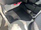 フロアマットも綺麗にクリーニングして納車しております!