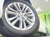 【純正16インチアルミホイール】外観にマッチした純正アルミホイールを装着しております。各種社外アルミホイールや、スタッドレスタイヤも取扱いしております。是非ご相談ください♪