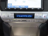 左右独立温度コントロールフルオートエアコンです。運転席、助手席それぞれで独立して温度設定ができます。冷え性の方が乗っても安心ですね♪