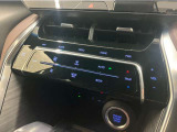 オートエアコンのお車ですので室内の温度をスムーズに調整してくれます♪