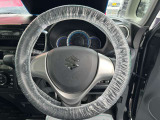 ハンドルも操作性良好です!車内もクリーニングしてのお引渡しになります。