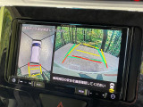 【マルチビューカメラシステム】専用のカメラにより、上から見下ろしたような視点で360度クルマの周囲を確認することができます☆死角部分も確認しやすく、狭い場所での切り返しや駐車もスムーズに行えます。