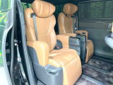 後部座席も気になるようなキズ・汚れやへたり等、大きなダメージはなく、良好な状態です。