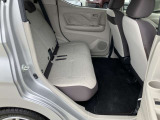 後席の足元も広々しているので、長距離ドライブも快適に過ごすことができます!