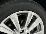 アルミホイール1本に大きめのキズあり(撮影時は右フロントに装着されていました)
