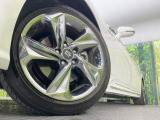 【純正アルミホイール】外観にマッチした純正アルミホイールを装着しております。各種社外アルミホイールや、スタッドレスタイヤも取扱いしております。是非ご相談ください♪
