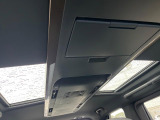 【ガラスルーフ】ガラスルーフ搭載で車内の解放感が一気にアップ!開放的なドライブをお楽しみいただけます。