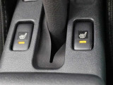 寒い時期でも快適なドライブをサポートするシートヒーターが装備されています。