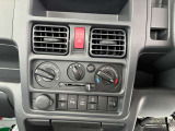 運転席操作部です!わからないスイッチ類や操作部はお気軽にお問い合わせ下さい!