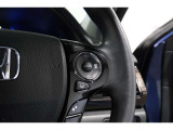 Hondaセンシングの機能のひとつ、アダプティブクルーズコントロール付!アクセルから足を離しても設定したスピードと前車との車間を保ち走行してくれます!車線維持もアシスト☆高速道路で疲労軽減ですね☆