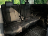 3列目シートはもちろん状態良好☆大人でもゆったりと座って頂けますので、大人数でのお出かけもラクラクです♪ご家族で、気の知れた仲間で、ドライブに行くのが楽しみですね♪