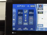 左右独立温度コントロールフルオートエアコンです。運転席、助手席それぞれで独立して温度設定ができます。冷え性の方が乗っても安心ですね♪