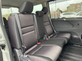 後部座席も気になるようなキズ・汚れやへたり等、大きなダメージはなく、良好な状態です。