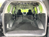 後席を格納すると、これだけの広さが!シーンに合わせたシートアレンジで、大きな荷物も積むことが出来ます♪