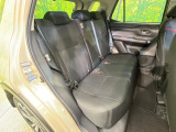後部座席も気になるようなキズ・汚れやへたり等、大きなダメージはなく、良好な状態です。