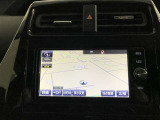 純正ナビを装備。タッチパネル式で使いやすく、お出かけもラクラクです。