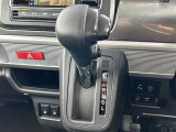 【 シフト 】シフトも操作しやすく快適なドライブを楽しんでいただけます。