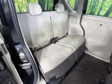 後部座席も気になるようなキズ・汚れやへたり等、大きなダメージはなく、良好な状態です。