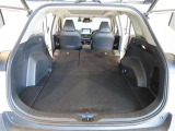 簡単に広がるラゲッジスペース♪可倒リヤシートを前に倒せばラゲッジスペースがさらに拡大!大きな荷物も収まります(^^)