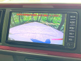【バックカメラ】駐車時に後方がリアルタイム映像で確認できます。大型商業施設や立体駐車場での駐車時や、夜間のバック時に大活躍!運転スキルに関わらず、今や必須となった装備のひとつです!