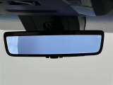 デジタルインナーミラー!人や荷物にさえぎられることなく後方の安全確認が出来ます!鏡面モードでの利用ので可能!