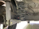 お車を安心してお乗りいただく為には、足回りの定期点検が欠かせません。サービスサポート(有償保証)では無料点検もご提供しており、安心のカーライフをお過ごしいただけるサポート体制が整っています。