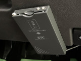 【ETC】高速道路の料金所をストレスなく通過!話題のスポットやサービスエリアに多い「スマートIC」利用時は必須のアイテムです。当店でセットアップを実施、ご納車当日からすぐにご利用いただけます!