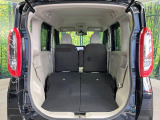 後席を格納すると、これだけの広さが!シーンに合わせたシートアレンジで、大きな荷物も積むことが出来ます♪