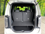 普段のお買い物や通勤、送迎等に十分な荷室スペースを確保しております。セカンドシートを倒すと、大きな荷物の積載も可能です♪