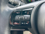 ステアリングには様々なスイッチが付いておりますので運転しながらの操作も楽ちんです♪