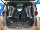 後席を格納すると、これだけの広さが!シーンに合わせたシートアレンジで、大きな荷物も積むことが出来ます♪