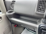 前席の収納スペースも十分ございます!常備しておきたいものを収納できるのは便利ですね!