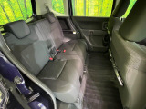 後部座席も気になるようなキズ・汚れやへたり等、大きなダメージはなく、良好な状態です。