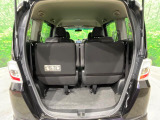 普段のお買い物や通勤、送迎等に十分な荷室スペースを確保しております。セカンドシートを倒すと、大きな荷物の積載も可能です♪