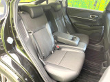 後部座席も気になるようなキズ・汚れやへたり等、大きなダメージはなく、良好な状態です。