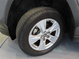 タイヤ・ホイールまでキレイに洗浄! 純正アルミホイール(^^♪